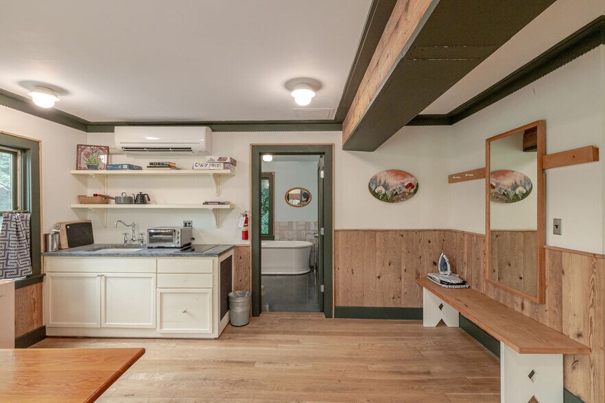 More Photos Of 37 Catamount Rd Hillsdale, Hillsdale Hotel For Sale