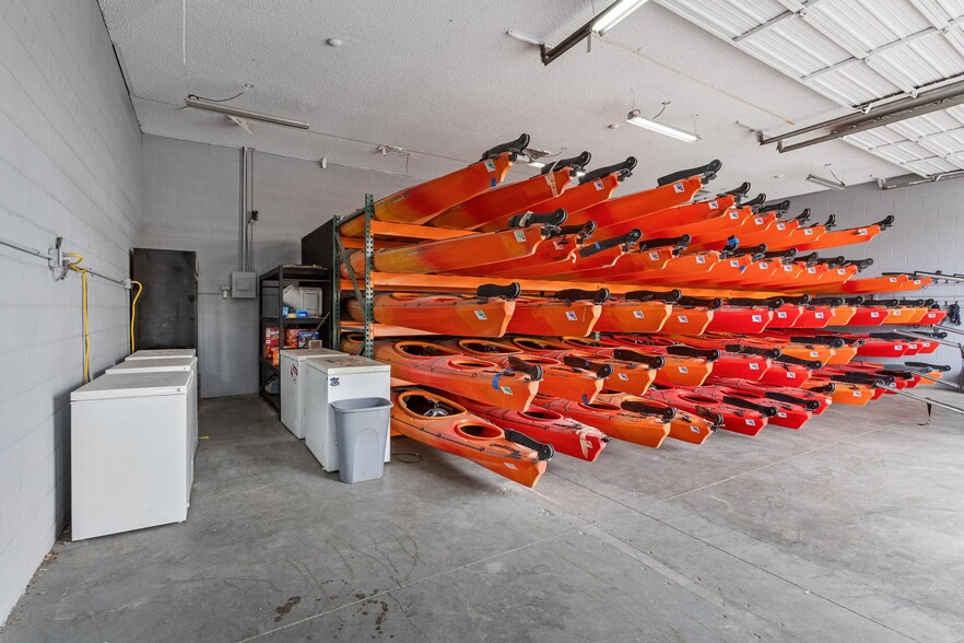 More Photos Of 1621 Foothill Dr, Boulder City General Retail For Sale