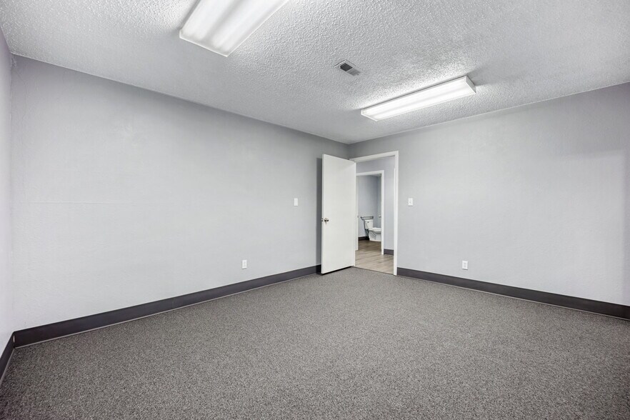 More Photos Of 3580 Chelton Loop N, Colorado Springs Warehouse For Sale