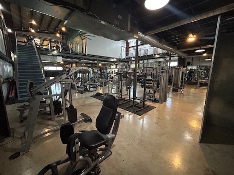 More Photos Of 2901 Ranch Road 620 N, Austin General Retail For Sale