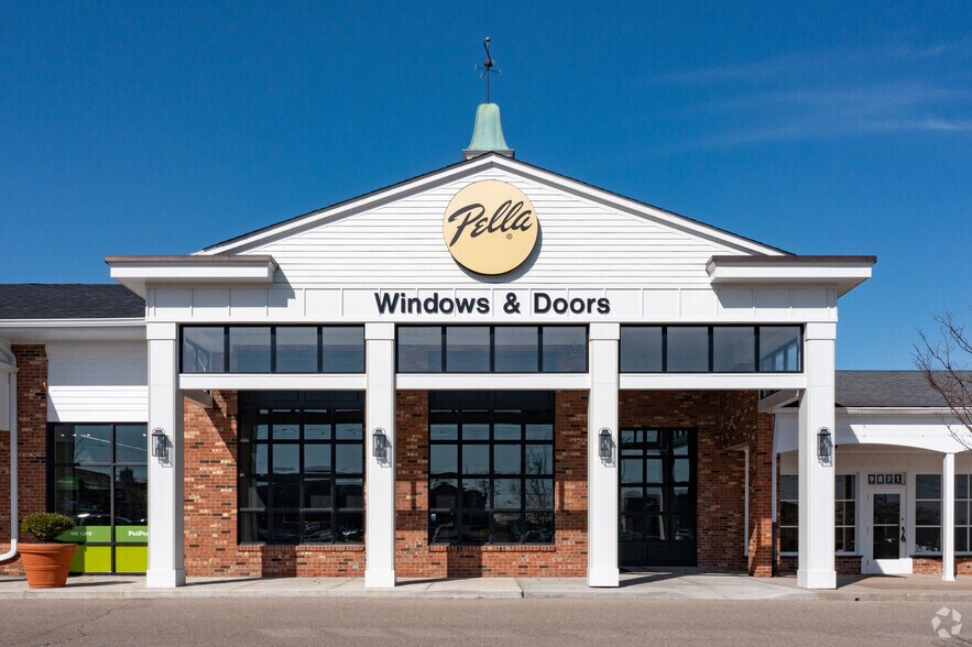 More Photos Of 9863-9995 Montgomery Rd, Cincinnati Unknown For Lease