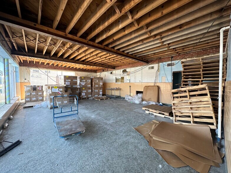 More Photos Of 511 W Franklin Blvd, Gastonia Storefront Retail Office For Sale