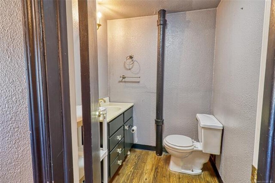 More Photos Of 37-45 E Foley St, Eufaula Storefront For Sale