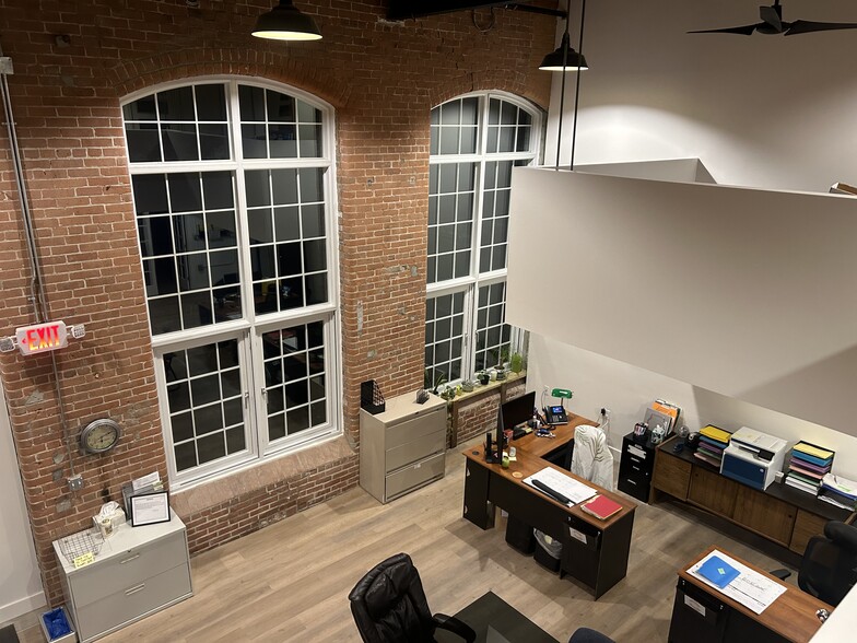 Primary Photo Of 70 Moshassuck Rd, Lincoln Manufacturing For Lease