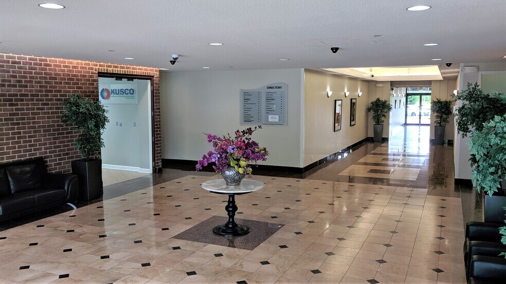 More Photos Of 1952 Gallows Rd, Vienna Office For Lease