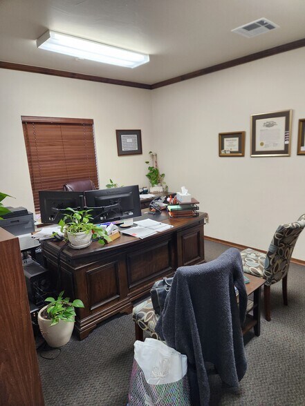 More Photos Of 27 E Ayers St, Edmond Office For Lease