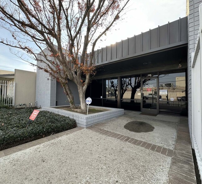 Primary Photo Of 1705 28th St, Bakersfield Medical For Lease