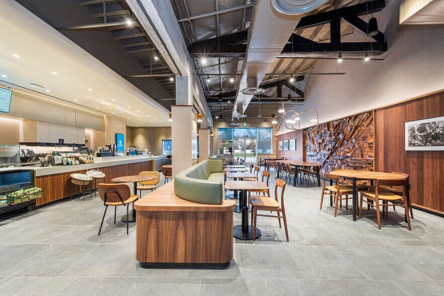 More Photos Of 1111 E 11th St, Houston Freestanding For Lease