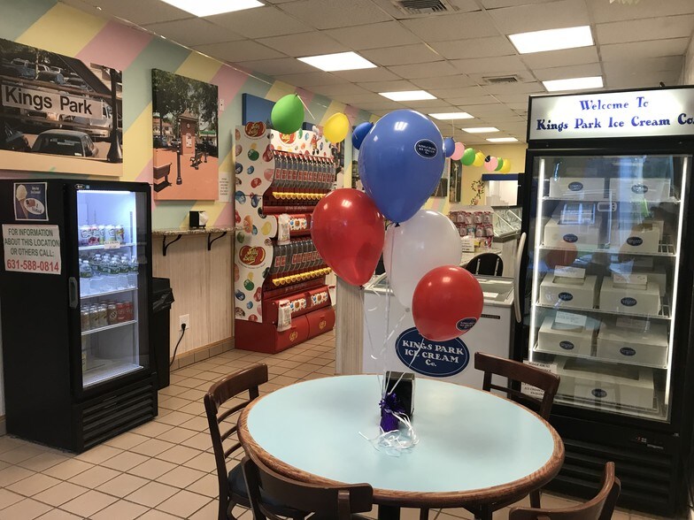 More Photos Of 118 Main St, Kings Park Fast Food For Lease