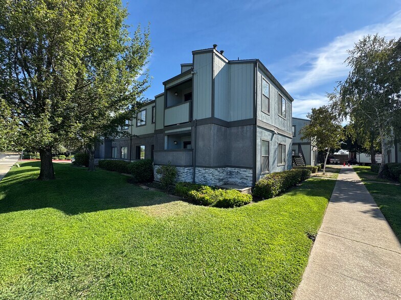 More Photos Of 409 N Lincoln Way, Galt Apartments For Sale
