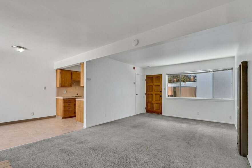 More Photos Of 262 Hanover Ave, Oakland Apartments For Sale
