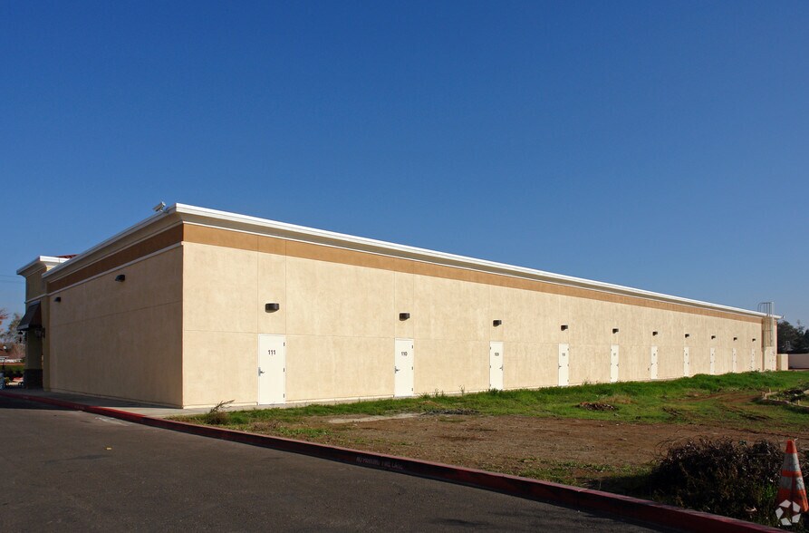 More Photos Of 7500 Elsie Ave, Sacramento Storefront Retail Office For Lease