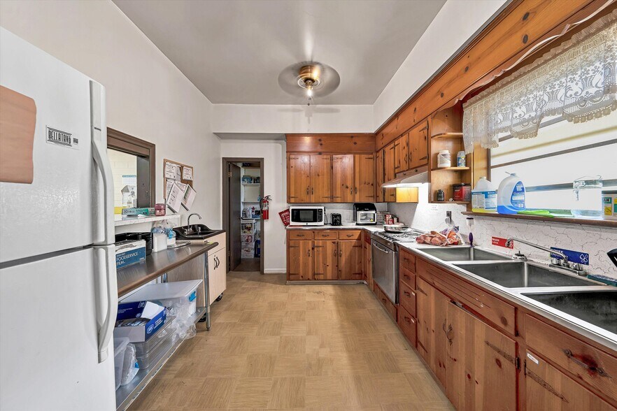 More Photos Of 2719 Colonial Ave SW, Roanoke Office For Sale
