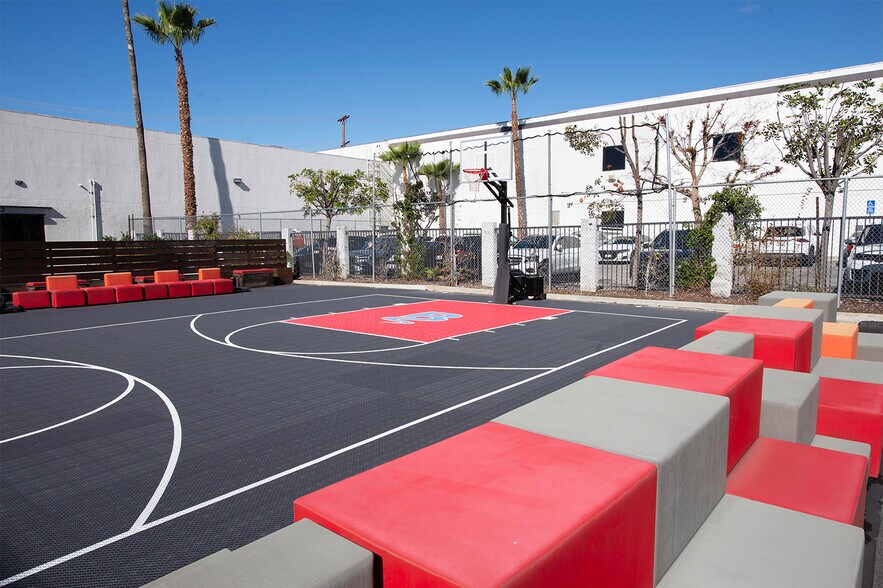 More Photos Of , Glendale Office For Sale