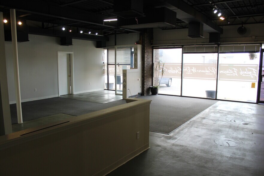 More Photos Of 4067 E Court St, Burton Freestanding For Sale