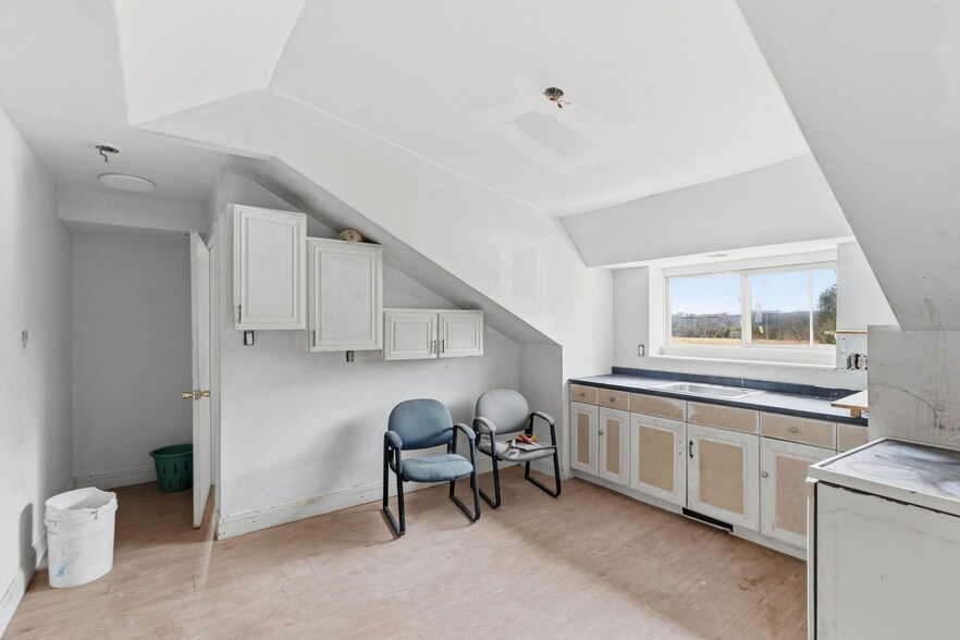 More Photos Of 2090 Blue Bell Rd, Williamstown Land For Sale