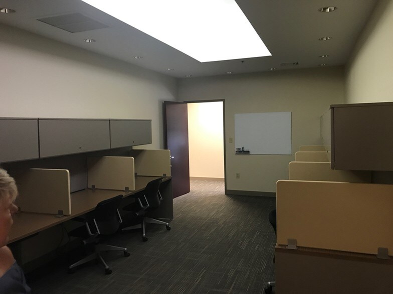 More Photos Of 1845 S National Ave, Springfield Office For Sale