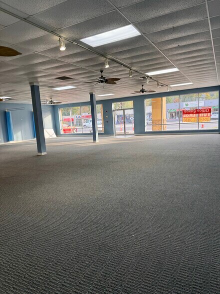 More Photos Of 3712 MacCorkle Ave SE, Charleston Storefront For Sale