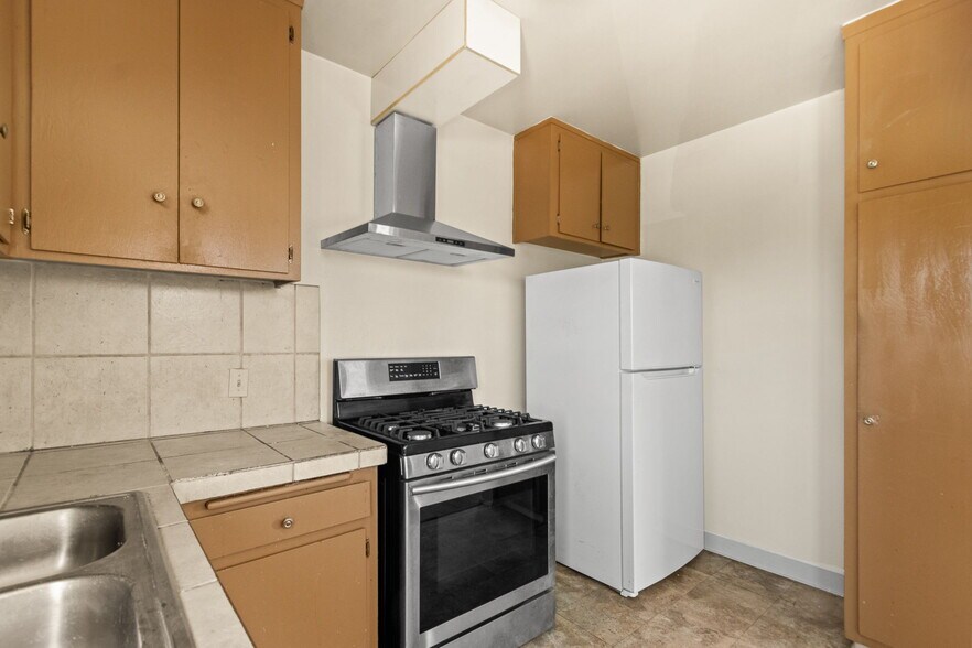 More Photos Of 3823 Wisconsin St, Los Angeles Apartments For Sale
