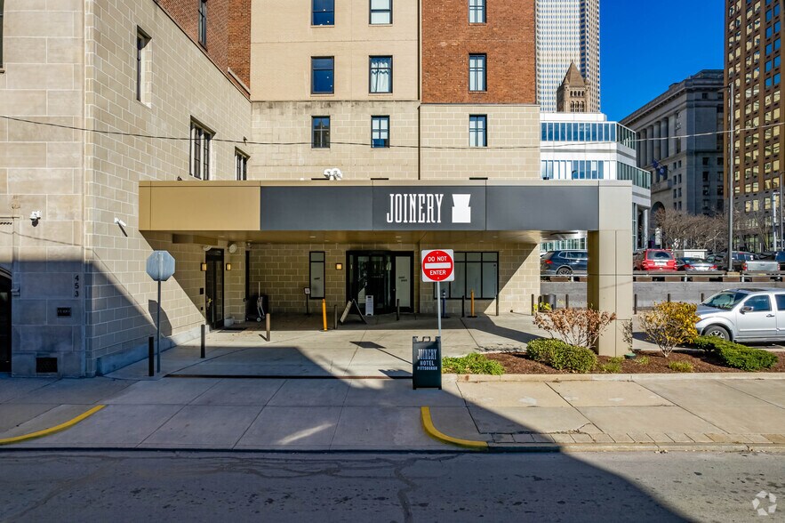 More Photos Of 453 Blvd of the Allies, Pittsburgh Hotel For Lease