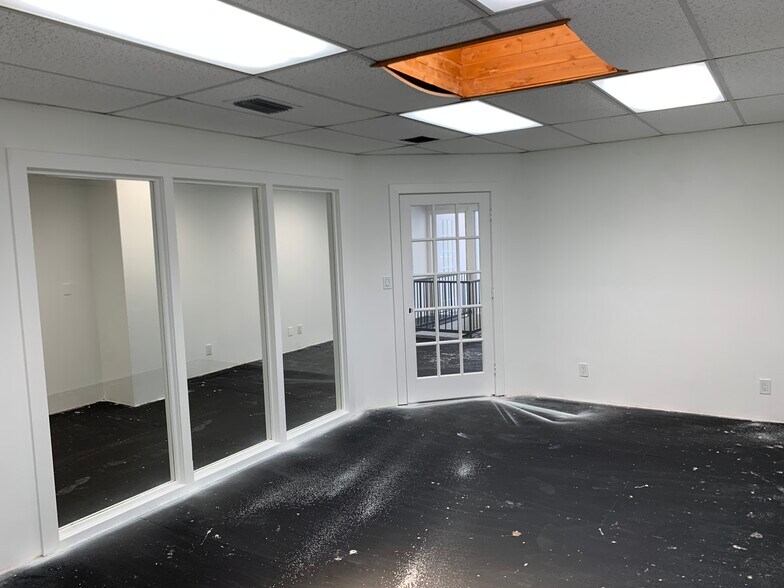 More Photos Of 14200-14238 SW 136th St, Miami Light Manufacturing For Sale