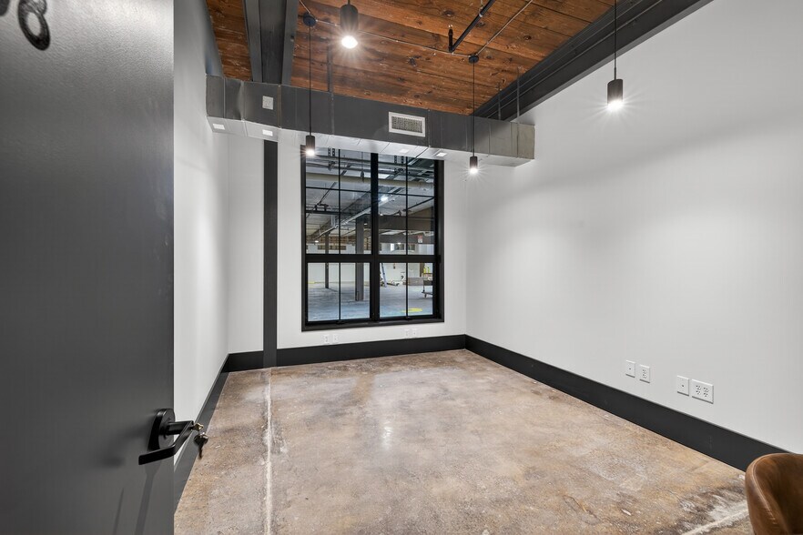 More Photos Of 200 Barrett St, Monroe Warehouse For Lease