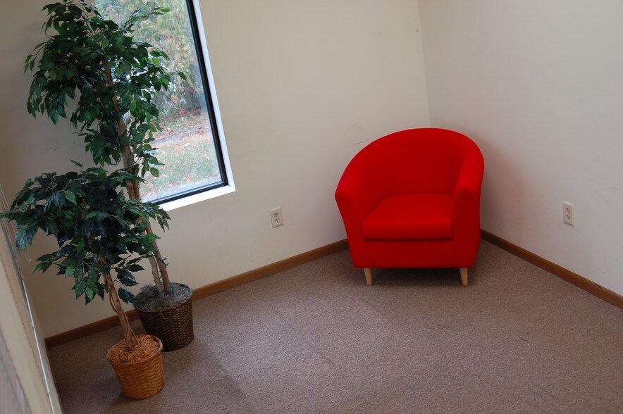More Photos Of 400 N Schmidt Rd, Bolingbrook Office For Lease
