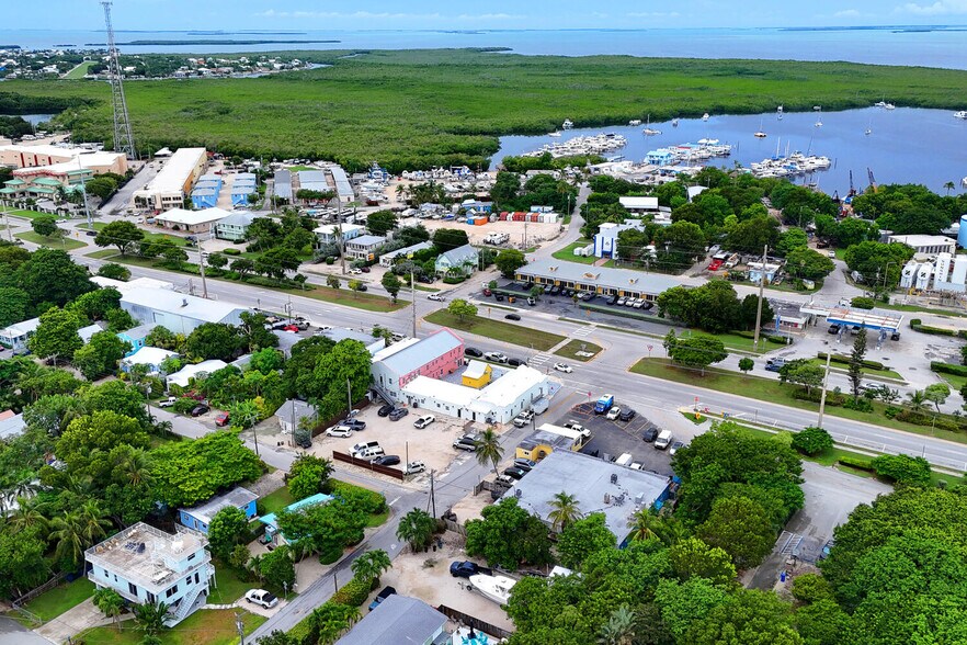 More Photos Of 91865 Overseas Hwy, Tavernier Storefront Retail Residential For Sale