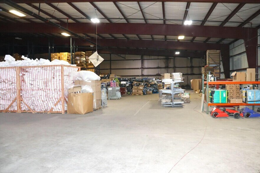 More Photos Of 1301 Industrial Park Rd, Mountain Grove Warehouse For Sale