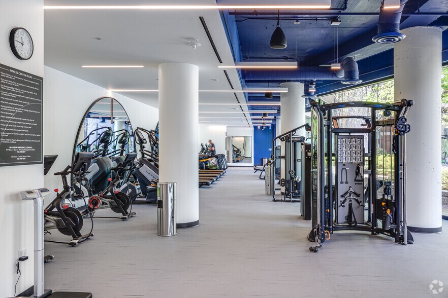 More Photos Of 2011 Crystal Dr, Arlington Office For Lease