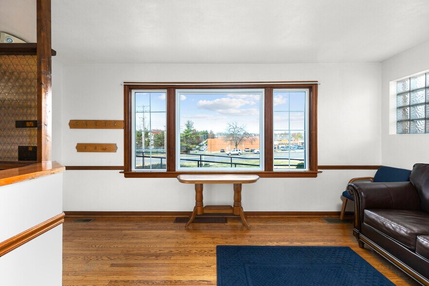 More Photos Of 540 Howdershell Rd, Florissant Medical For Sale