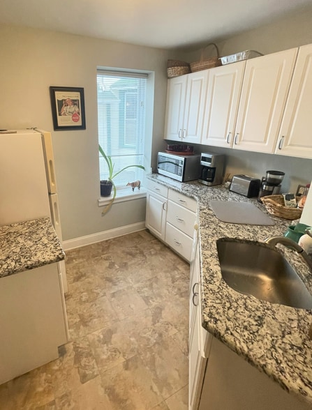 More Photos Of 890-892 County Line Rd, Bryn Mawr Office For Sale