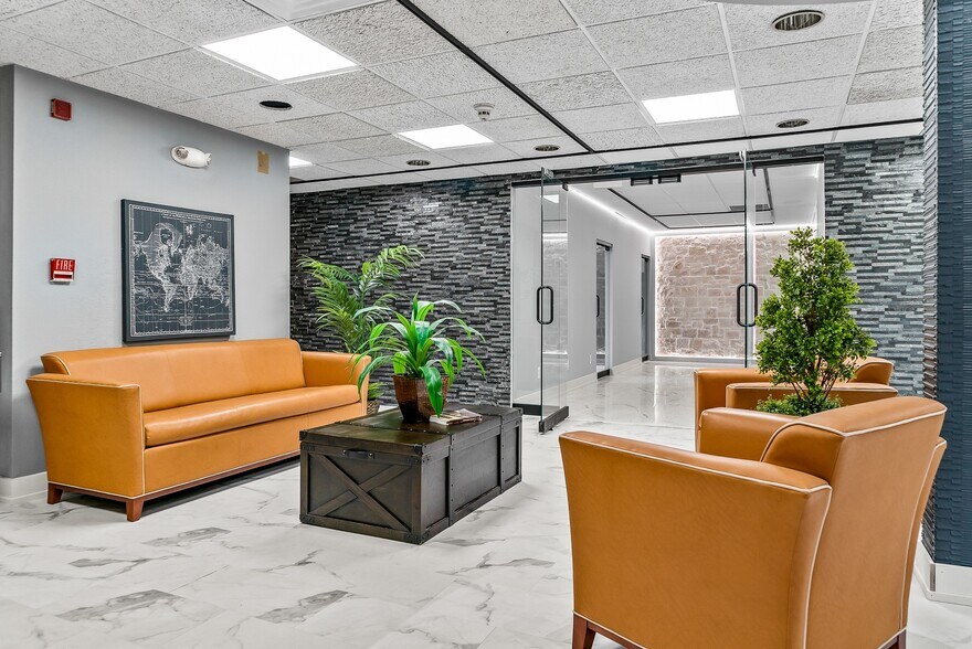 More Photos Of 805 Oakwood Dr, Rochester Office For Lease