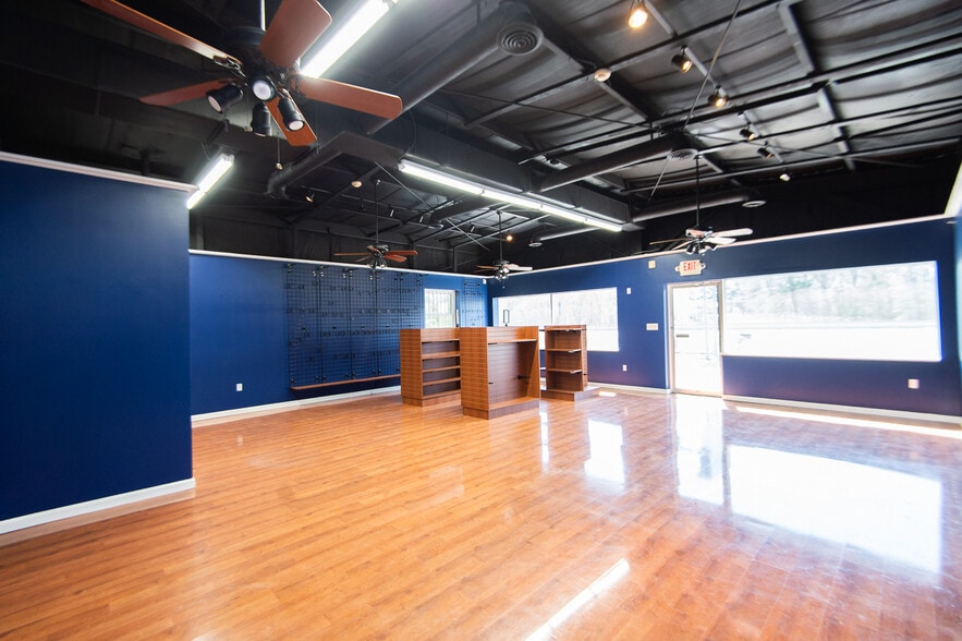 More Photos Of 2934 Ocean Gtwy, Cambridge Freestanding For Sale