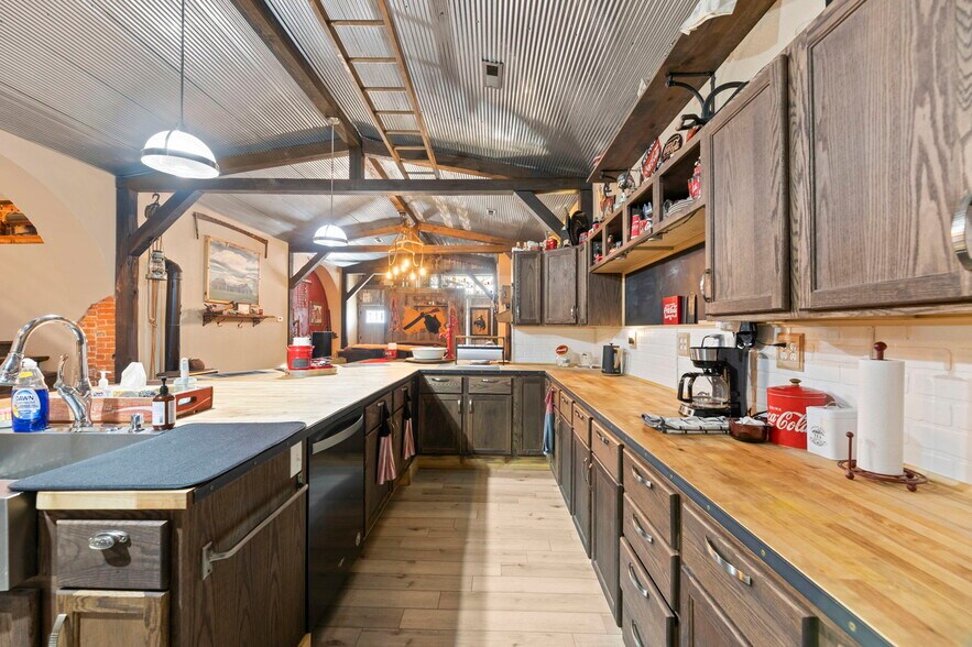 More Photos Of 116 N 3rd St, Burlington Apartments For Sale