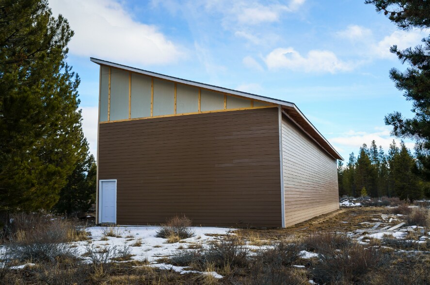 More Photos Of 16652 Dillon Way, La Pine Industrial For Lease