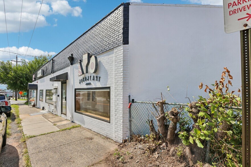 More Photos Of 825-829 Rt-5, Ridgefield General Retail For Lease