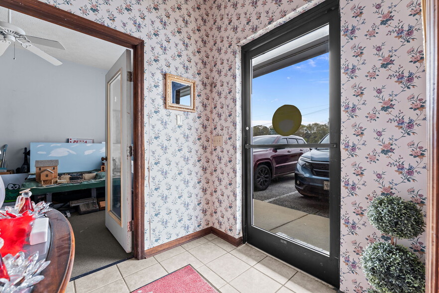 More Photos Of 402-406 Harris Ave, Raeford Storefront Retail Office For Sale