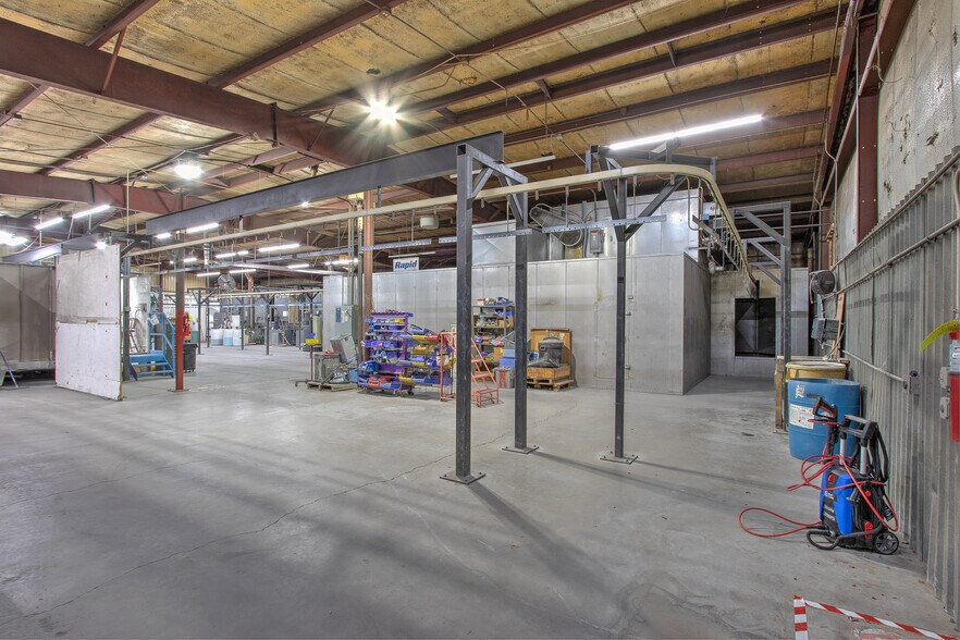 More Photos Of 106 Dunn Ave N, Hinckley Industrial For Lease