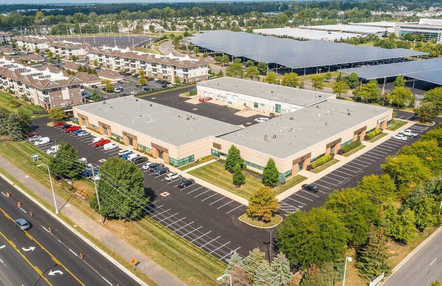 More Photos Of 400 Lazelle Rd, Columbus Flex For Lease