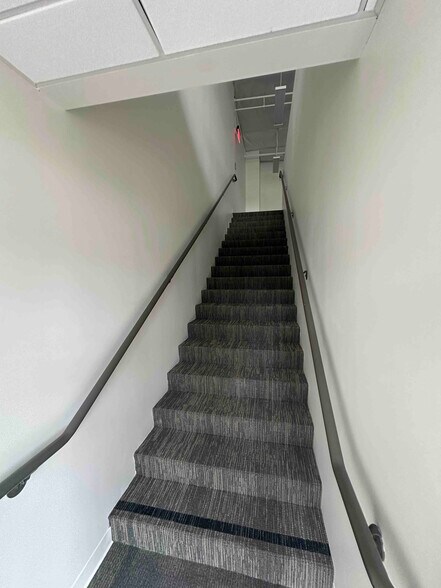 More Photos Of 330 Rancheros Dr, San Marcos Research And Development For Lease