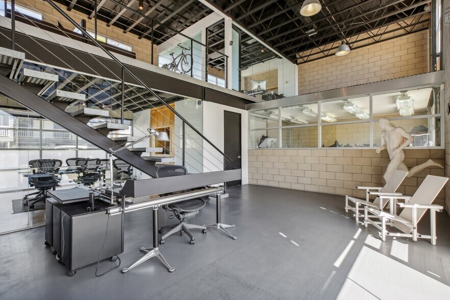More Photos Of 411 30th St, Newport Beach Loft Creative Space For Sale