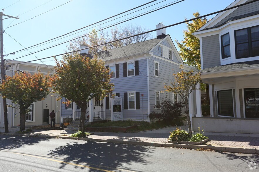 More Photos Of 20 Leigh St, Clinton Township Apartments For Sale