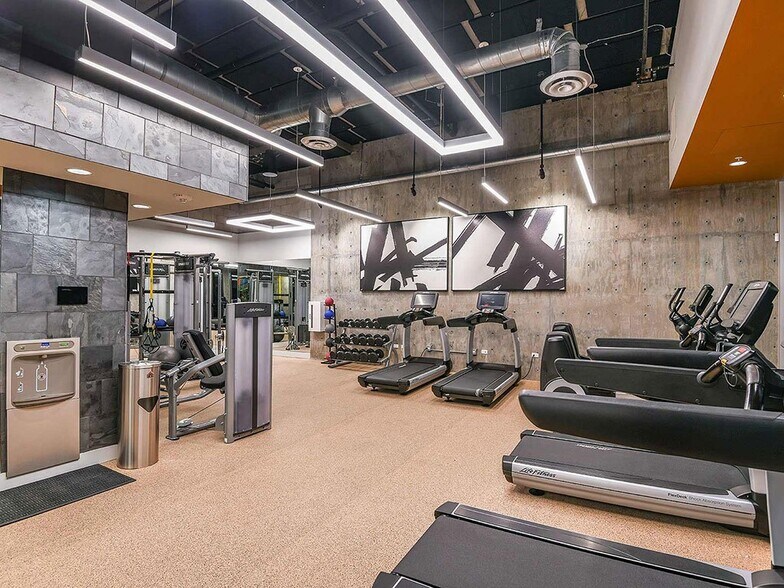 More Photos Of 1110 F St, San Diego Apartments For Lease