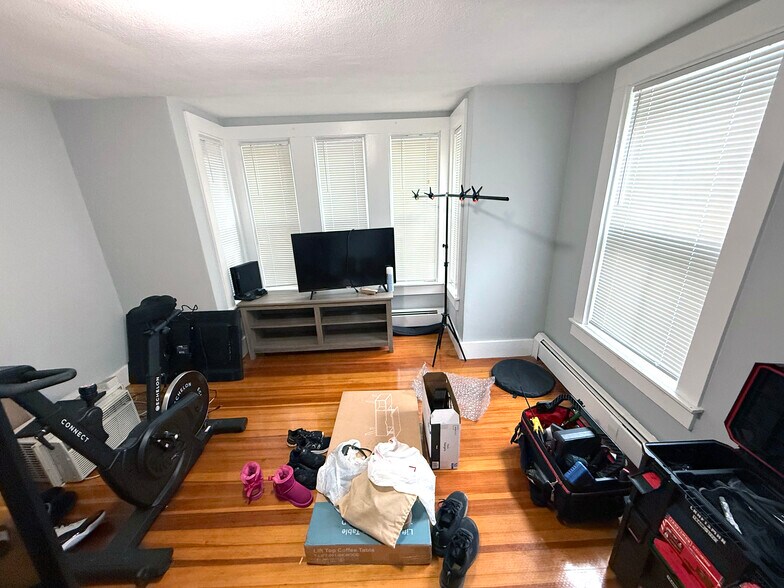 More Photos Of 25-27 West St, West Bridgewater Apartments For Sale