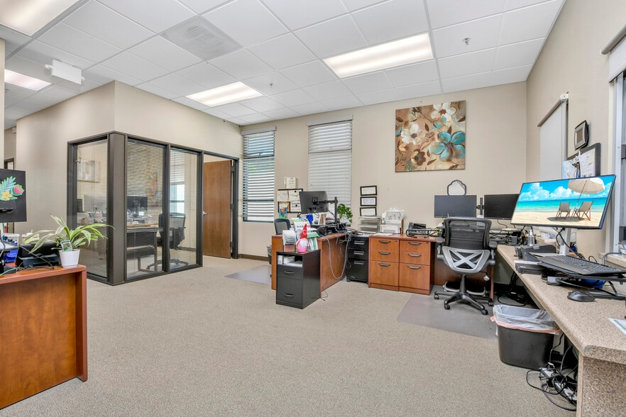 More Photos Of 85 Carol Ln, Oakley Medical For Lease