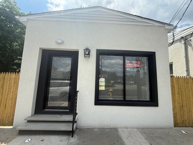 More Photos Of 216 S Black Horse Pike, Blackwood Storefront For Lease