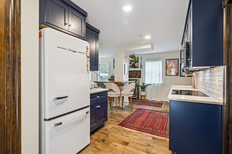 More Photos Of 41 Pleasant St, Woodstock Hospitality For Sale
