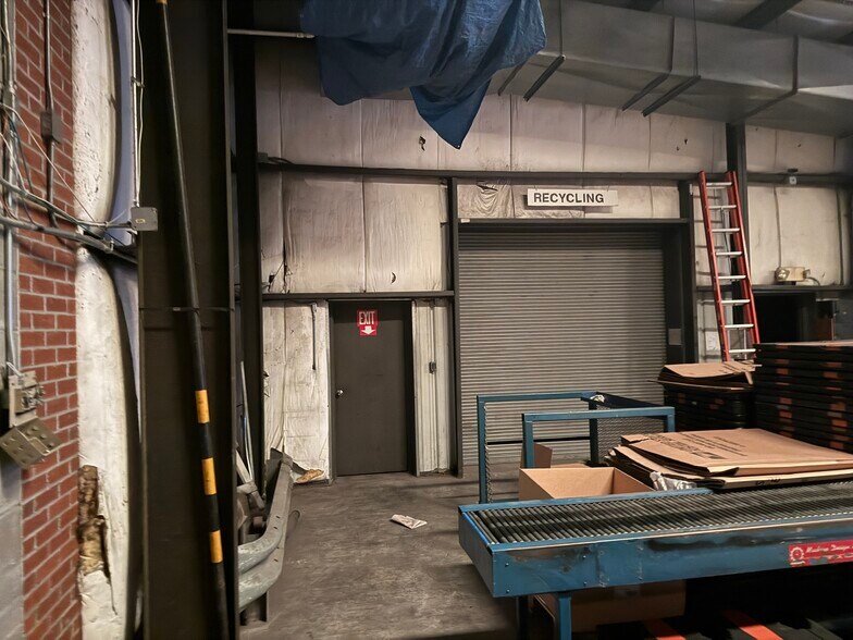 More Photos Of 19 Baltimore St, Cumberland Specialty For Sale