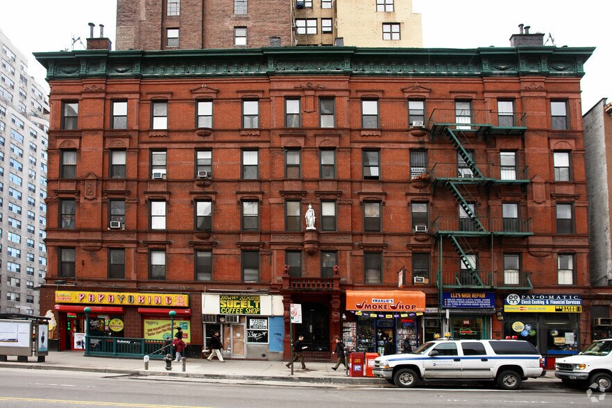 More Photos Of 200 W 14th St, New York Apartments For Sale